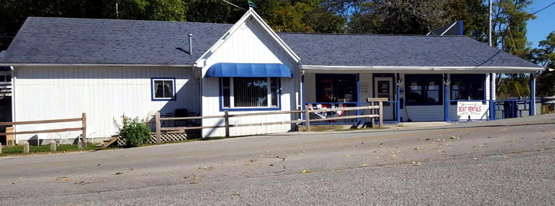 Neils Modern Cottages (Neils Resort) - Waterside Resort And Boat Rental (newer photo)